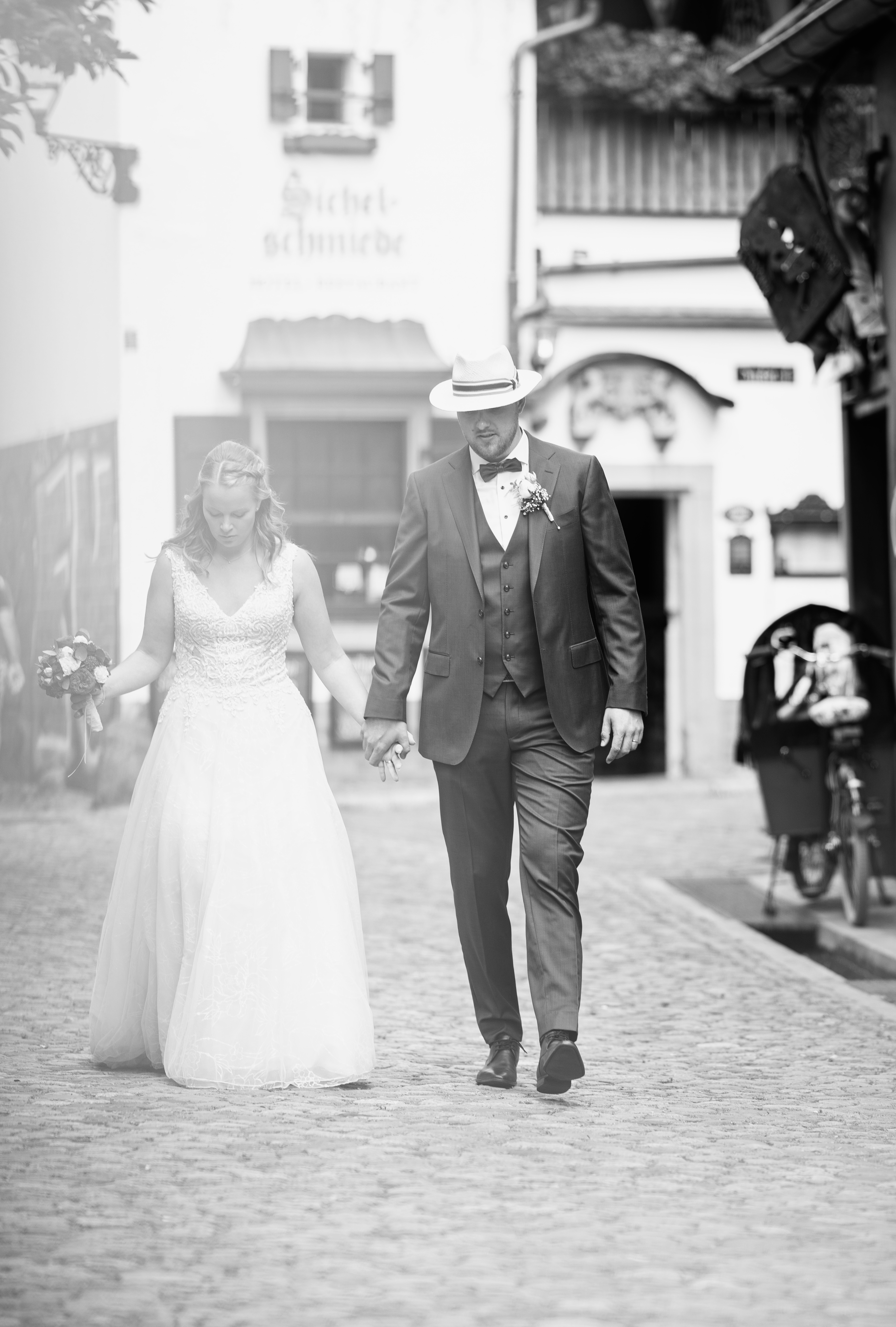 Brautpaar in Freiburger Altstadt